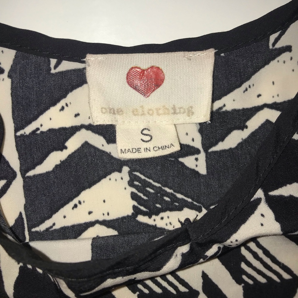 Triangle patterned tank top - Picture 4 of 4